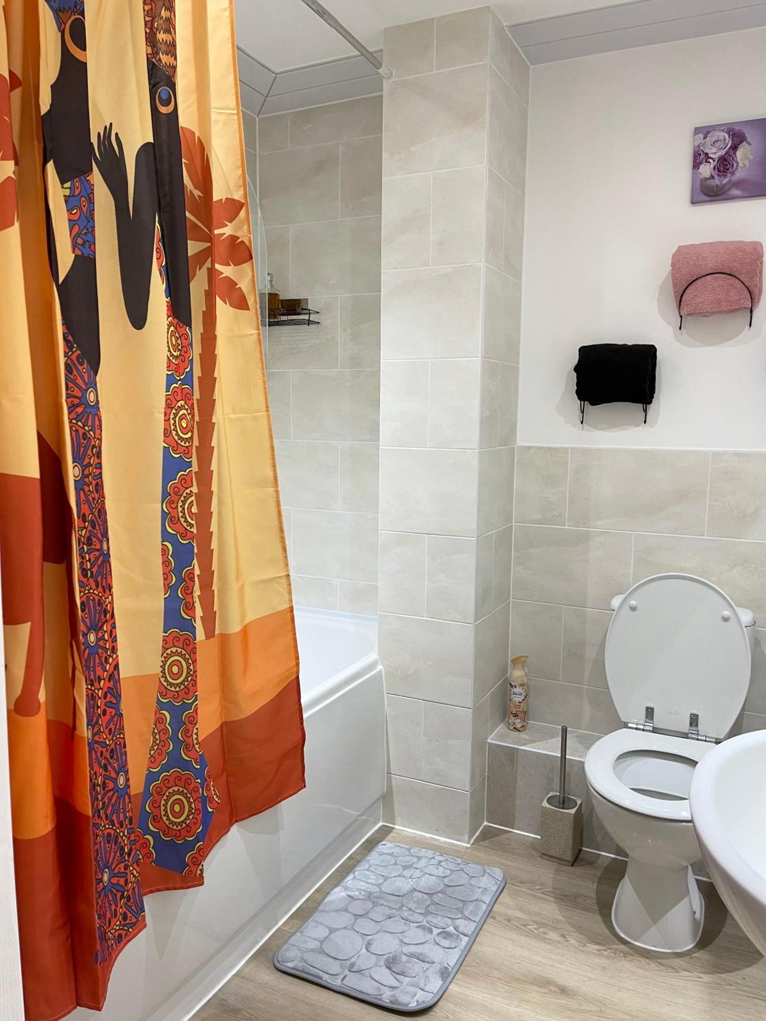 Stanton - Impeccable And Stylish 2 Bedroom Dagenham Kültér fotó